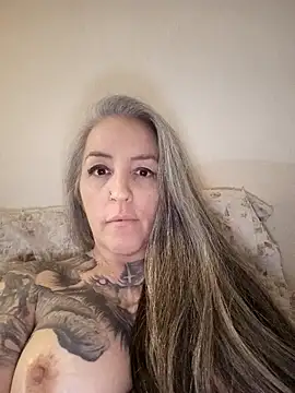 Snapshot of vamporasuccubus19777 chatting on November 15, 2:37 am vamporasuccubus19777 online show from November 15, 2:37 am