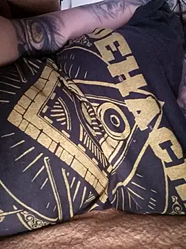 Snapshot of vamporasuccubus19777 chatting on November 9, 8:29 am vamporasuccubus19777 online show from November 9, 8:29 am