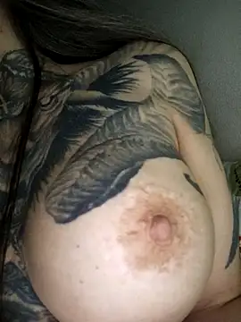 vamporasuccubus19777 online show from February 3, 6:40 am