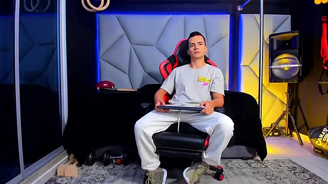 Aydenmiller96 online show from May 11, 5:53 am