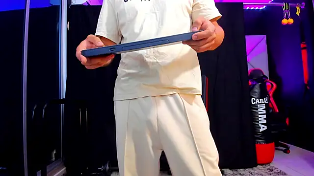 Snapshot of Aydenmiller96 chatting on November 4, 1:26 pm Aydenmiller96 online show from November 4, 1:26 pm