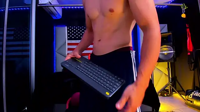 Snapshot of Aydenmiller96 chatting on July 21, 1:01 pm Aydenmiller96 online show from July 21, 1:01 pm