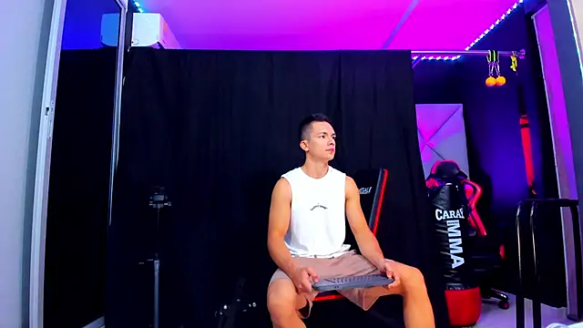 Snapshot of Aydenmiller96 chatting on November 3, 12:05 am Aydenmiller96 online show from November 3, 12:05 am