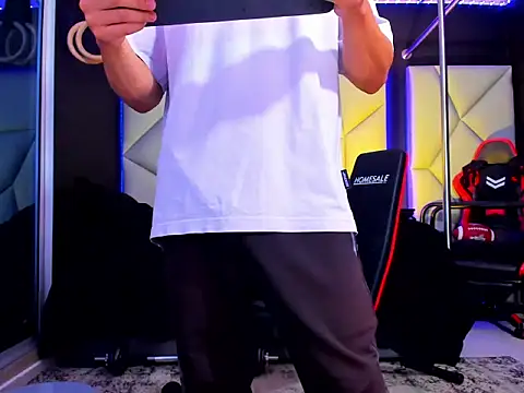 Snapshot of Aydenmiller96 chatting on November 26, 1:33 pm Aydenmiller96 online show from November 26, 1:33 pm