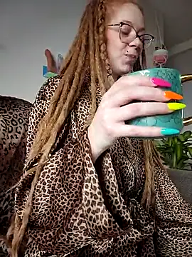 LucidLucy online show from February 26, 4:38 pm