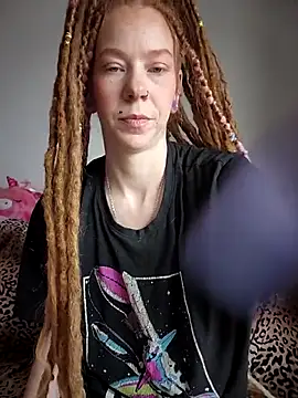 LucidLucy online show from February 9, 3:32 pm