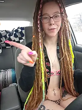 LucidLucy online show from March 31, 2:52 pm