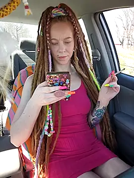 LucidLucy online show from April 27, 2:48 pm