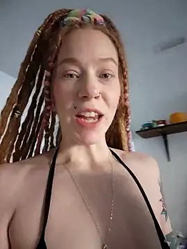 LucidLucy online show from February 8, 4:48 pm