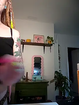 LucidLucy online show from March 23, 11:15 pm