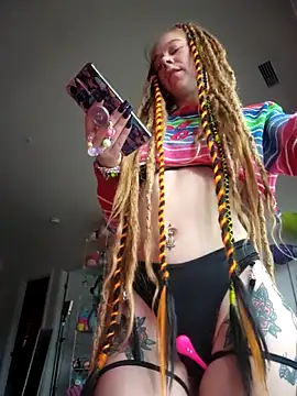 LucidLucy online show from October 21, 1:10 pm