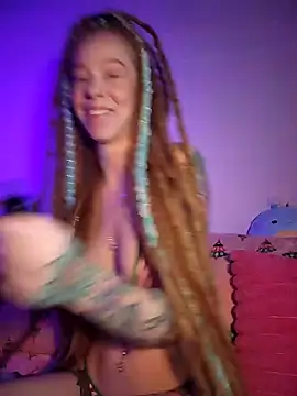 LucidLucy online show from December 22, 1:11 pm