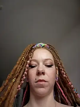 LucidLucy online show from February 5, 2:24 pm