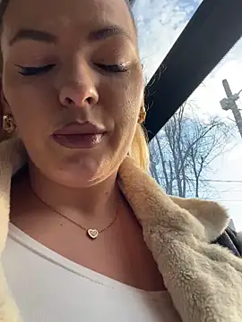 Dirtyfeelin online show from March 2, 2:25 pm