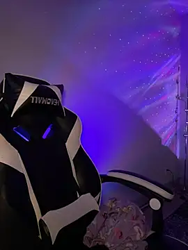 thebrattygoddess online show from March 10, 3:12 am