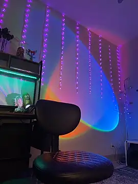 thebrattygoddess online show from December 18, 6:01 pm