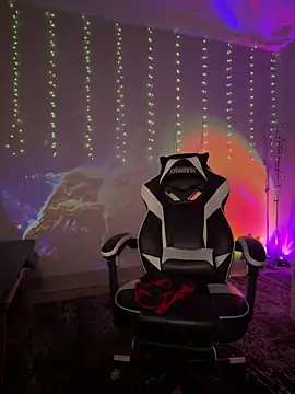 thebrattygoddess online show from March 13, 2:05 am