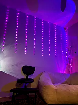 thebrattygoddess online show from October 16, 10:34 am