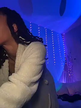 thebrattygoddess online show from October 31, 10:23 am