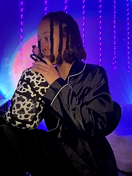 thebrattygoddess online show from October 10, 9:10 am