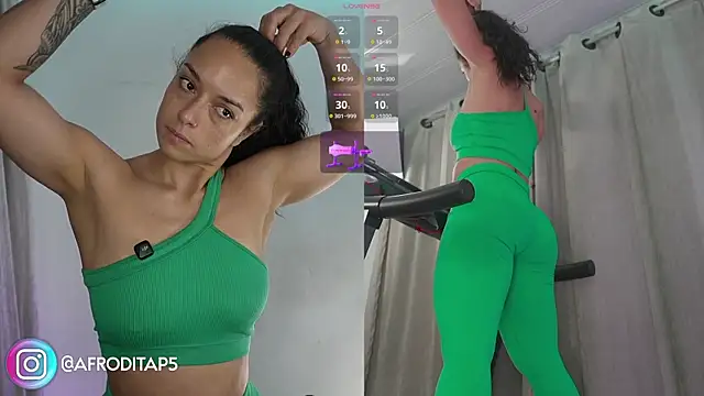 Snapshot of afroditaP_ chatting on November 3, 9:35 am afroditaP online show from November 3, 9:35 am