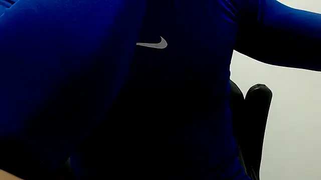 sexy fit guy on cam online show from November 30, 2:23 am