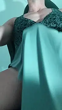 sexy fit guy on cam online show from December 21, 9:33 am