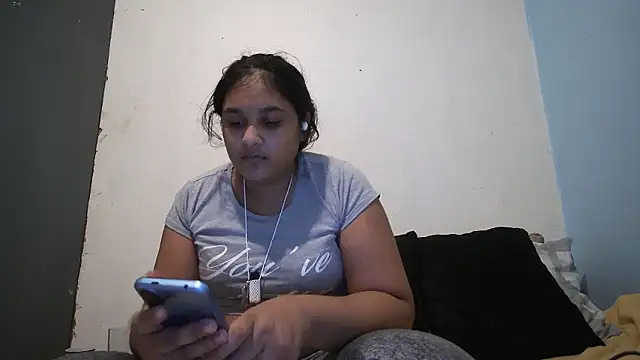 Indianbloom- online show from October 12, 3:02 pm