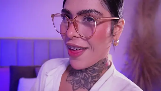 curvyliciousss online show from February 14, 5:46 pm