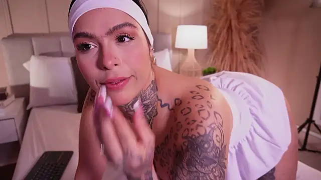 curvyliciousss online show from March 2, 5:31 pm