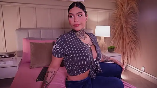 curvyliciousss online show from March 1, 5:13 pm