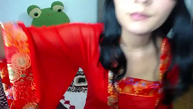 Snapshot of emily_honter chatting on February 21, 4:40 am emily honter online show from February 21, 4:40 am