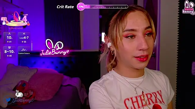 Snapshot of Littlebunny21 chatting on May 25, 1:38 am Littlebunny21 online show from May 25, 1:38 am