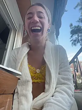 Littlebunny21 online show from November 7, 3:27 pm