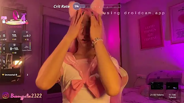 Snapshot of Littlebunny21 chatting on March 18, 9:37 pm Littlebunny21 online show from March 18, 9:37 pm