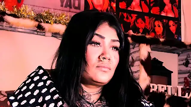 indian dreamgirl online show from December 18, 8:01 pm