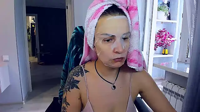 AlexiaDarren online show from May 14, 5:26 am
