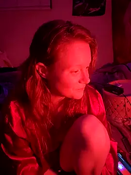 Snapshot of LilTokez chatting on February 15, 2:01 am LilTokez online show from February 15, 2:01 am