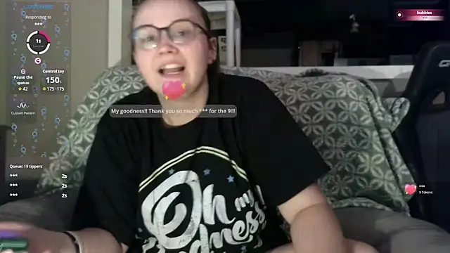 Snapshot of ZeTurtleMaster chatting on October 28, 1:39 am ZeTurtleMaster online show from October 28, 1:39 am