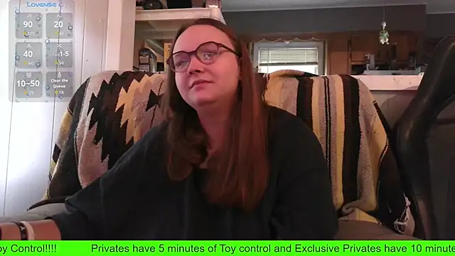 Snapshot of ZeTurtleMaster chatting on October 6, 5:24 pm ZeTurtleMaster online show from October 6, 5:24 pm