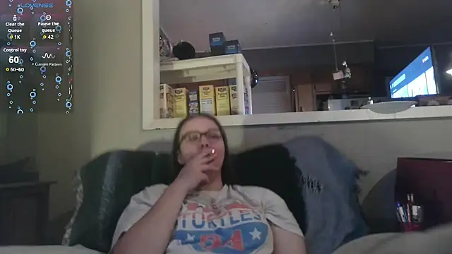 Snapshot of ZeTurtleMaster chatting on December 2, 3:19 am ZeTurtleMaster online show from December 2, 3:19 am