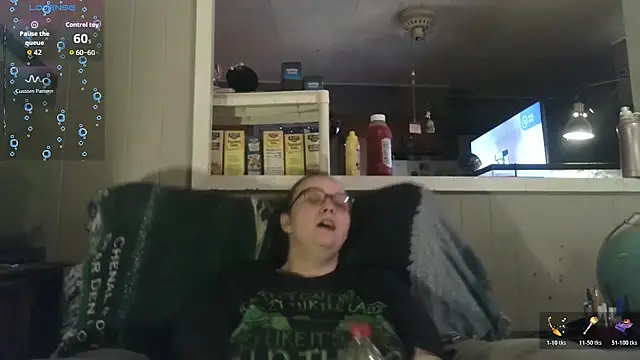 Snapshot of ZeTurtleMaster chatting on November 23, 1:15 am ZeTurtleMaster online show from November 23, 1:15 am