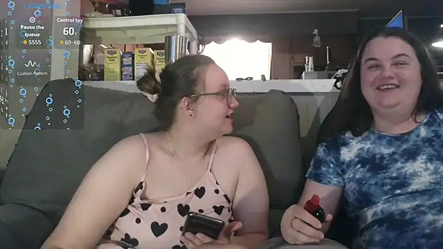 Snapshot of ZeTurtleMaster chatting on October 30, 1:04 am ZeTurtleMaster online show from October 30, 1:04 am