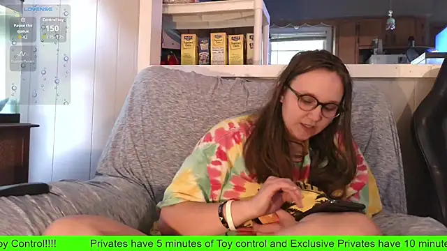 Snapshot of ZeTurtleMaster chatting on October 11, 10:44 pm ZeTurtleMaster online show from October 11, 10:44 pm