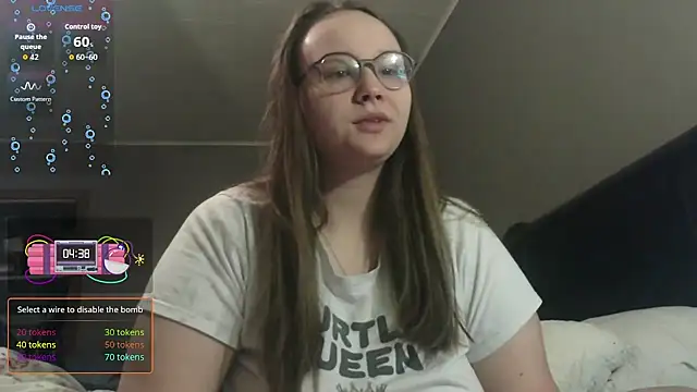 Snapshot of ZeTurtleMaster chatting on November 18, 3:32 am ZeTurtleMaster online show from November 18, 3:32 am