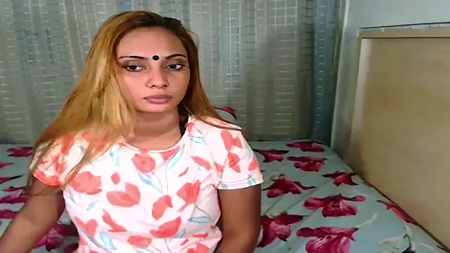 Snapshot of sexyindianchic chatting on September 16, 1:39 am sexyindianchic online show from September 16, 1:39 am
