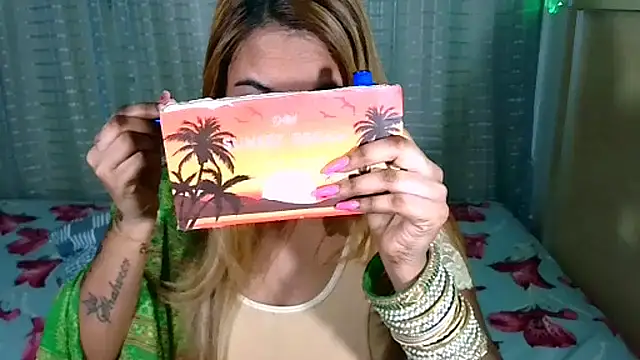 Snapshot of sexyindianchic chatting on September 24, 7:42 pm sexyindianchic online show from September 24, 7:42 pm