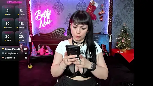 BettyNoir online show from December 2, 9:49 pm