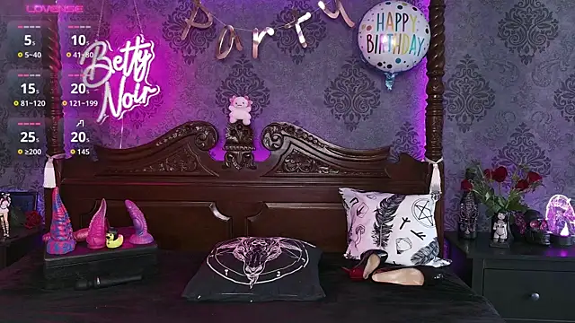 Snapshot of BettyNoir chatting on September 23, 9:38 am BettyNoir online show from September 23, 9:38 am
