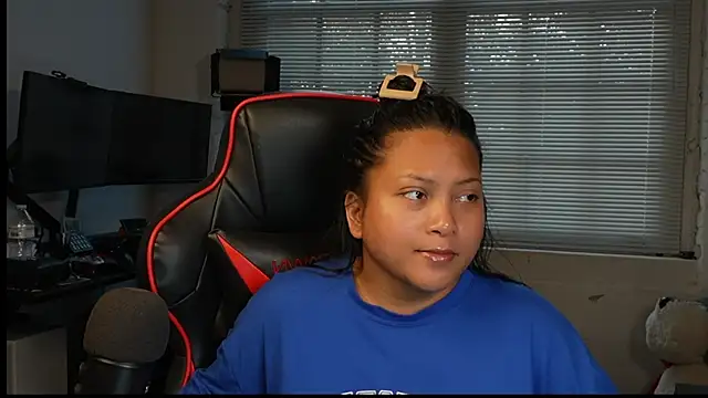 Bubbleliyah online show from March 31, 11:45 am